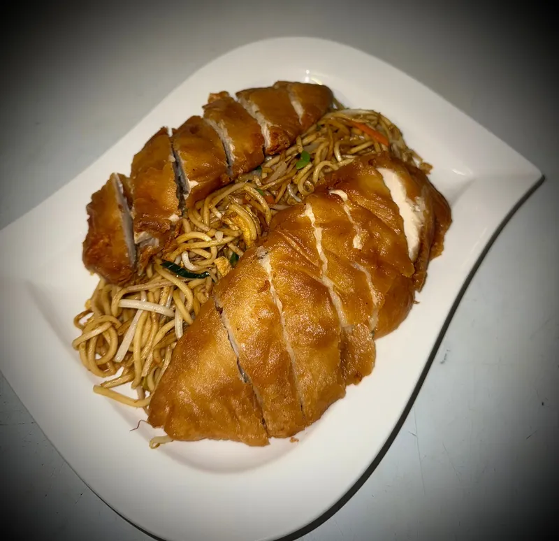 Knusprige Ente mit Nudeln