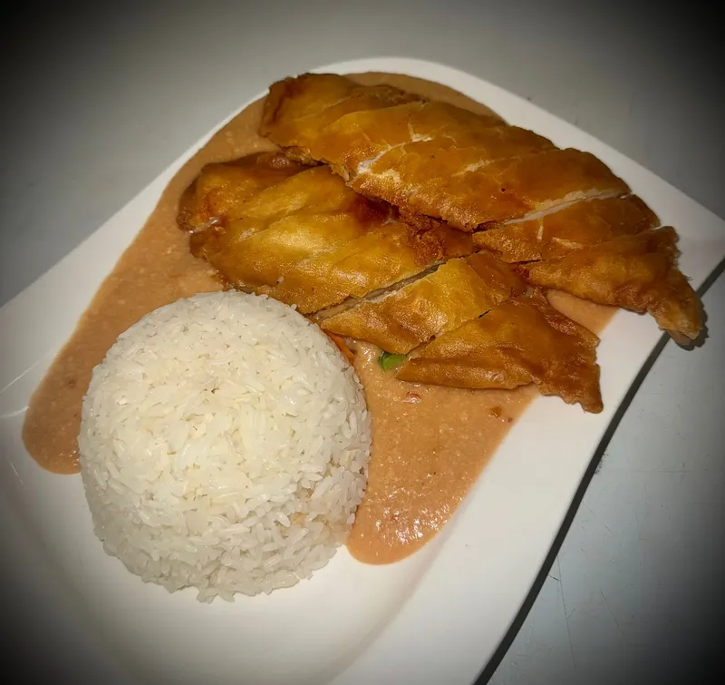 Knusprige Ente mit Erdnuss-Sauce